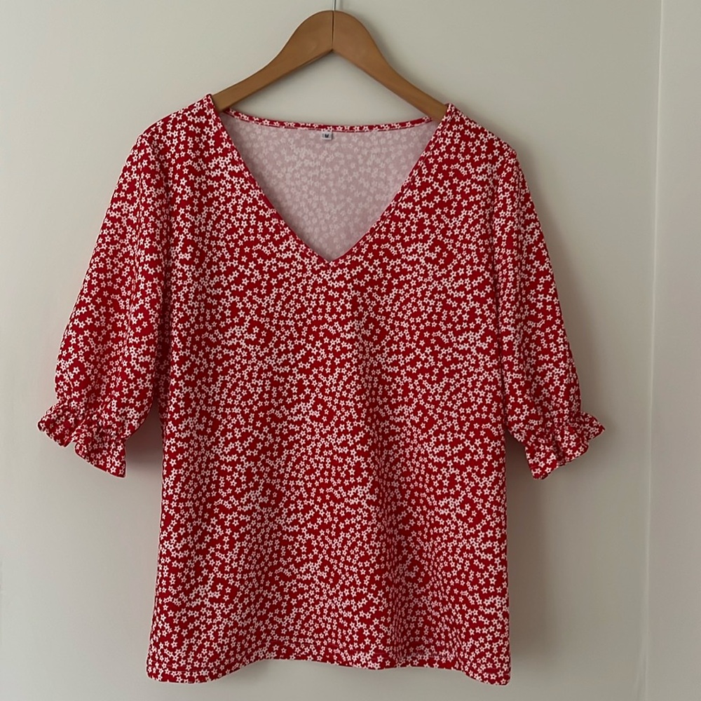 Casual 1/2 sleeve shirt.